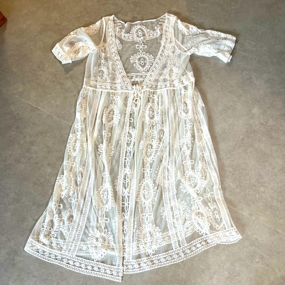 Cream White Lace Embroidered Lightweight Shawl or Cover-Up. Large - Picture 2 of 4